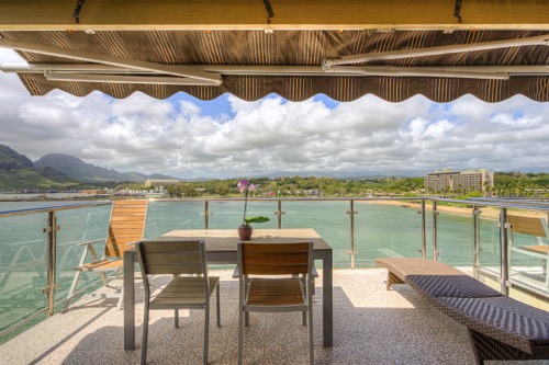 Lanai with view over Kalapaki beach and Royal Sonesta hotel